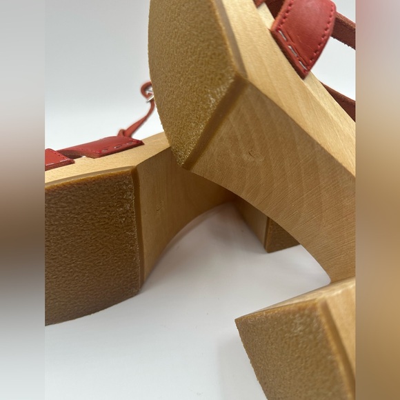 Swedish Hasbeens Red Leather Wooden Platform Sandals T-Strap Chunky Block Heel - Picture 13 of 16